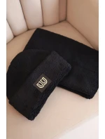 Dámská polarová souprava čepice a šála s ozdobnou nášivkou černý