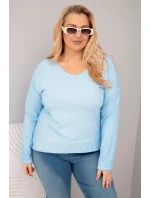 Dámská blůza Plus Size s výstřihem do V a delším zadním dílem modrá