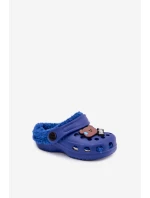 Dětské pěnové pantofle zateplené kožíškem s ozdobnými připínkami – tmavě modré