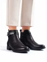 Jedinečné kotníčkové boty černé dámské na plochém podpatku Jedinečné kotníčkové boty černé dámské na plochém podpatku