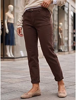 Dámské džíny s pravidelným střihem a pleteným páskem, hnědé, FashionStreet UY3107 Dámské džíny s pravidelným střihem a pleteným páskem, hnědé, FashionStreet UY3107