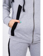 Šedá pruhovaná sportovní souprava