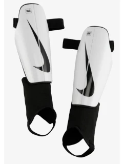 Fotbalové chrániče Nike Charge DX4608-100