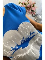 Halenka s potiskem rtů chrpově modrá