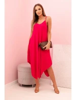 Dámské šaty na ramínkách rozšířené s asymetrickým lemem fuchsie Dámské šaty na ramínkách rozšířené s asymetrickým lemem fuchsie