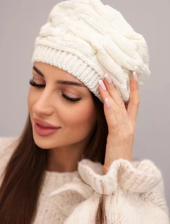 Dámská zimní čepice z vlny s ozdobným vzorem a kamínky K397 ecru