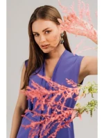 S410 Šaty áčkového střihu s vázáním a výstřihem do V - fialové