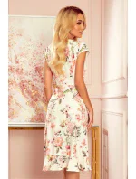 Přeložené obálkové dámské šaty s volánky a se vzorem broskvových květů 349-1 Přeložené obálkové dámské šaty s volánky a se vzorem broskvových květů 349-1