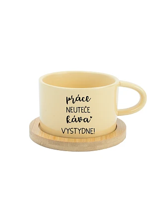 PRÁCE NEUTEČE, KÁVA VYSTYDNE! - žlutý hrníček makronka 200 ml