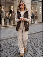 Dlouhá prošívaná dámská vesta s kapucí, hnědá, FashionStreet TY5921 Dlouhá prošívaná dámská vesta s kapucí, hnědá, FashionStreet TY5921