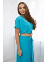 Dlouhé šaty s ozdobným páskem tyrkys