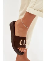 Dámské pantofle se zlatým detailem čokoládové Elmera