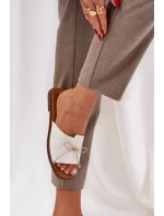 Pantofle Na Plochém Podpatku S Ozdobnou Mašlí Bílé Deonelis Pantofle Na Plochém Podpatku S Ozdobnou Mašlí Bílé Deonelis