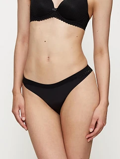 Triumph – Aura Spotlight String | Vysoké vykrojení & jemná krajka Triumph