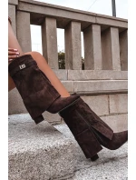 Zateplené dámské kozačky na podpatku s ozdobným páskem čokoládové Luvielle Zateplené dámské kozačky na podpatku s ozdobným páskem čokoládové Luvielle