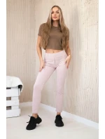 Bavlněné kalhoty s kapsami vzadu tmavě pudrově růžová Bavlněné kalhoty s kapsami vzadu tmavě pudrově růžová