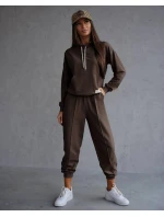 Teplákový komplet v čokoládové barvě - mikina se stojáčkem a kalhoty (82162) Teplákový komplet v čokoládové barvě - mikina se stojáčkem a kalhoty (82162)