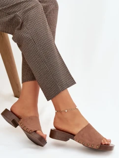 Ženské pantofle na plochém podpatku se zlatými přezkami Hnědé Girella