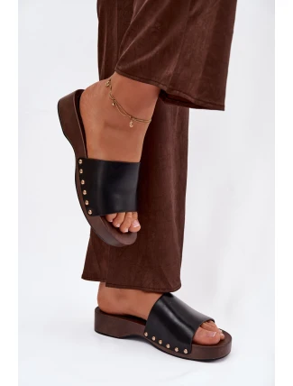 Dámské pantofle se zlatými nýty černé Terissa