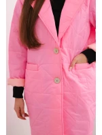 Dámská bunda Plus Size prošívaná s ozdobnými knoflíky a límcem jasno růžová