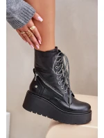 Kožené Botky Worker Na Platformě A Klínu Maciejka 06676-01 Černé Kožené Botky Worker Na Platformě A Klínu Maciejka 06676-01 Černé