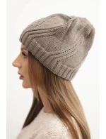 Dámská zimní čepice s vlnou volného střihu K442 cappuccino