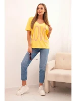 Dámská bavlněná blůza s výstřihem do V a potiskem LOVE žlutá