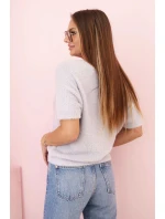 Dámský svetr z měkkého chlupu s výstřihem do V krátkým rukávem šedý