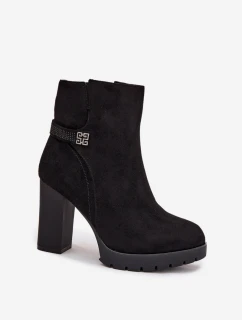 Zateplené dámské kotníkové boty na podpatku s ozdobnou páskou černé Zayna