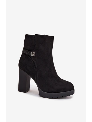 Zateplené dámské kotníkové boty na podpatku s ozdobnou páskou černé Zayna