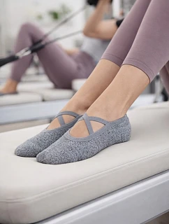 12995 PONOŽKY NA JÓGU A PILATES