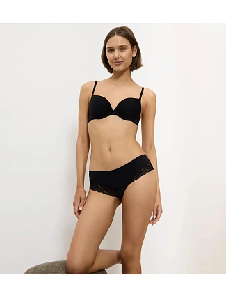 Triumph - Lovely Micro Hipster – pohodlné bokovky z mikrovlákna s květinovou krajkou Triumph Triumph - Lovely Micro Hipster – pohodlné bokovky z mikrovlákna s květinovou krajkou Triumph
