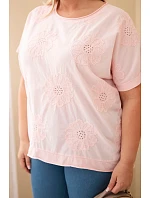 Dámská bavlněná halenka Plus Size s vyšívanými květinami cukrově růžová Dámská bavlněná halenka Plus Size s vyšívanými květinami cukrově růžová