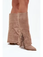 Dámské nazouvací kovbojky Zalia na sloupkovém podpatku s třásněmi – béžové Dámské nazouvací kovbojky Zalia na sloupkovém podpatku s třásněmi – béžové