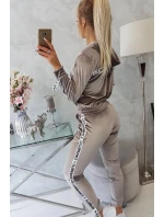 Velurová souprava s ozdobnými stuhami šedá