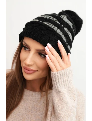 Dámská zimní pletená čepice s bambulí a copánkovým vzorem K466 černá