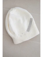 Dámská zimní vlněná čepice s ozdobným páskem z kamínků K402 ecru