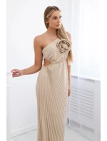 Plisované šaty s květinou tmavě béžová Plisované šaty s květinou tmavě béžová