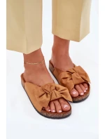 Dámské pantofle na korkové podešvi s mašlí – camel