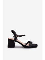 Dámské sandály na podpatku s lesklým páskem černé Tessata