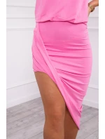 Asymetrické růžové šaty