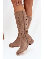 Ažurové dámské kozačky na klínu béžové Helinna Ažurové dámské kozačky na klínu béžové Helinna