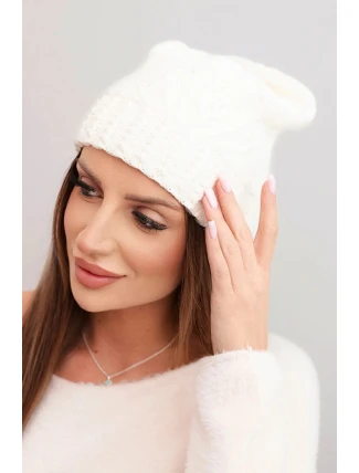 Dámská zimní čepice z vlny s ozdobným ražením K474 ecru