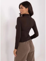 Vypasovaná hnědá halenka s rolákem a s přídavkem kašmíru (21819)