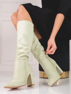 Pohodlné dámské kozačky zelené na širokém podpatku