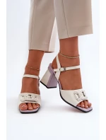 Elegantní sandály na podpatku s ozdobou bílé D&A MR38-156 Elegantní sandály na podpatku s ozdobou bílé D&A MR38-156