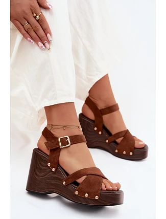 Dámské sandály na platformě se zlatými přezkami Camel Velvra Dámské sandály na platformě se zlatými přezkami Camel Velvra