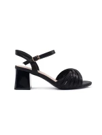 Krásné černé dámské sandály na širokém podpatku Krásné černé dámské sandály na širokém podpatku