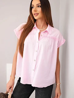 Dámská bavlněná košilová halenka s krajkou a krátkým rukávem bonbónově růžová