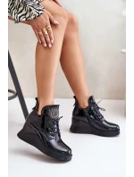 Dámské lakované kotníkové boty na klínku zateplené Vinceza černé Dámské lakované kotníkové boty na klínku zateplené Vinceza černé